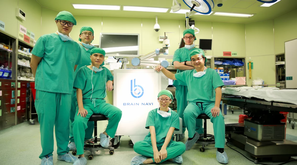 NaoTrac, the first surgical navigation robot, completed the first surgery in Hualien Tzu-Chi Medical Center