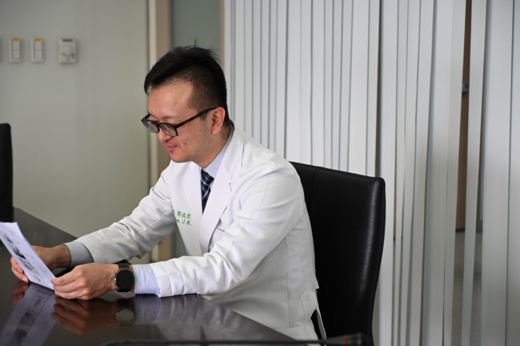 Dr. Guo Jeng-Hong perform ICH treatment with NaoTrac