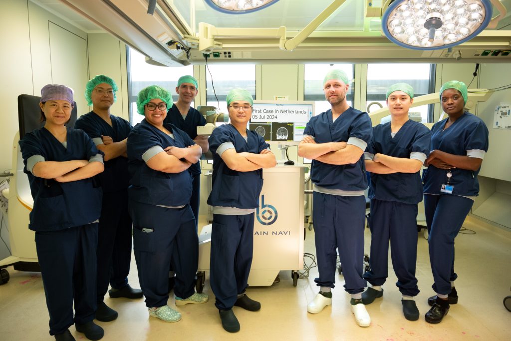 First case, the brain tumor biopsy, using NaoTrac in Erasmus MC, Netherlands