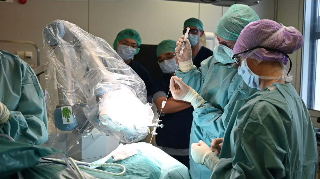 First Case in the Netherlands, with the assistance of NaoTrac