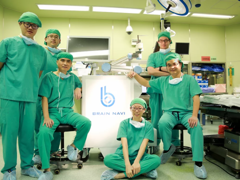 NaoTrac, the first surgical navigation robot, completed the first surgery in Hualien Tzu-Chi Medical Center